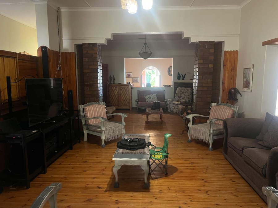 4 Bedroom Property for Sale in Kanoneiland Northern Cape